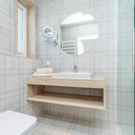 Bianco House *